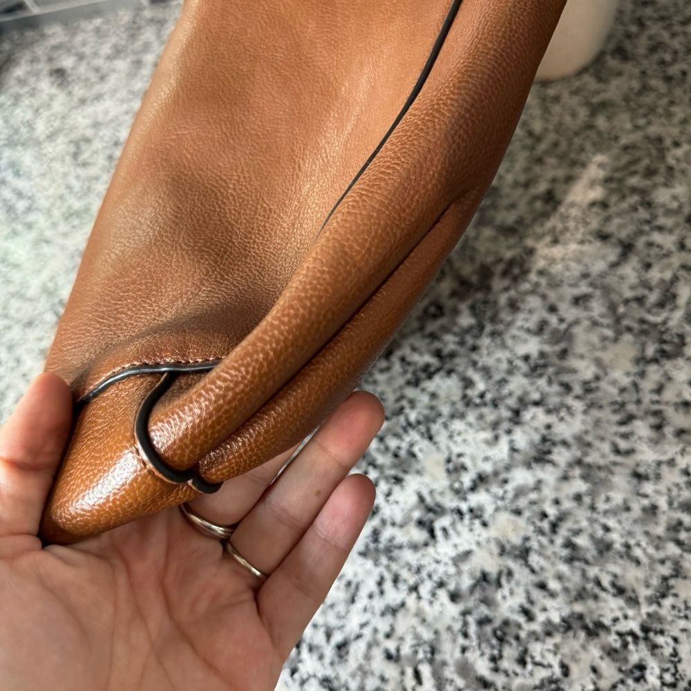 Calvin Klein Women's Elegant Brown Leather Shoulder Bag - Picture 4 of 12